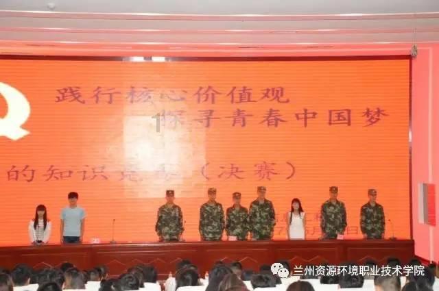 15年前路人镜头下的陈冠希,帅气以外透露出不一样的气质